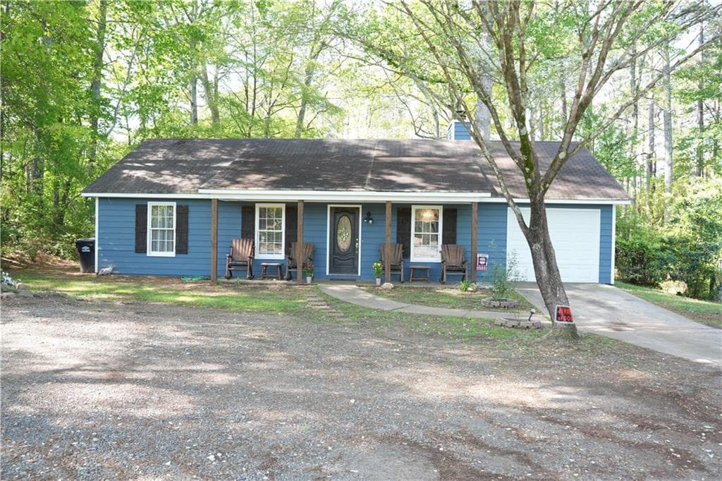 3 bedroom, 2 bathroom single family residence sold at 4120 Highway 92, Acworth, GA 30102