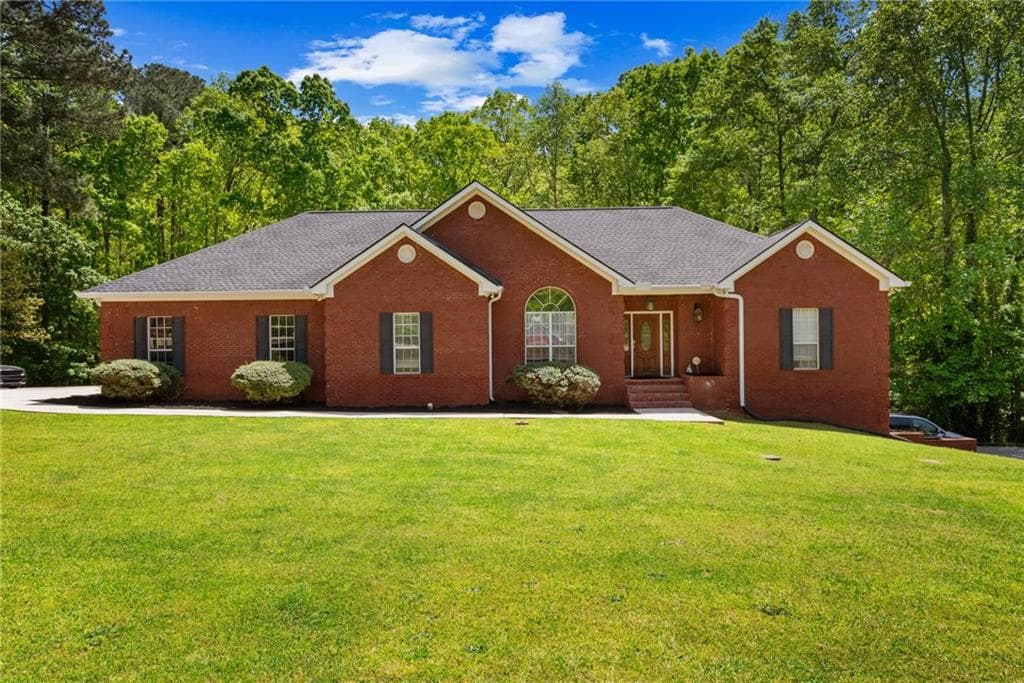 4 bedroom, 4 bathroom single family residence sold at 215 The Farm Road, Mcdonough, GA 30252