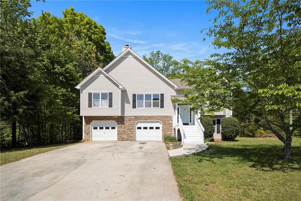 4 bedroom, 3 bathroom single family residence sold at 221 Makayla Way, Temple, GA 30179
