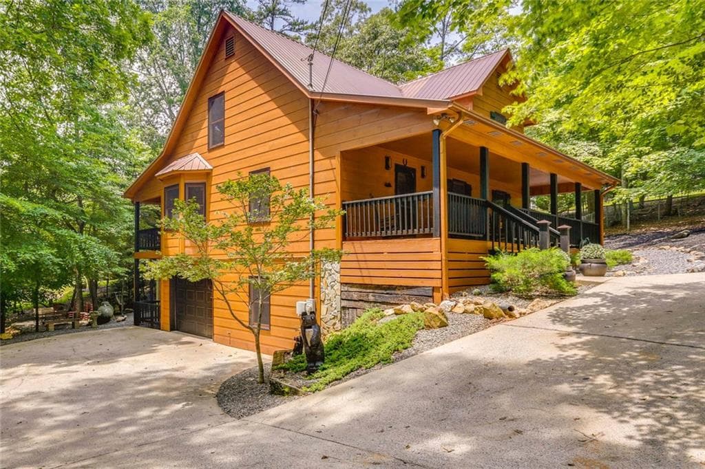 3 bedroom, 3 bathroom single family residence sold at 18 Cadet Court, Ellijay, GA 30540