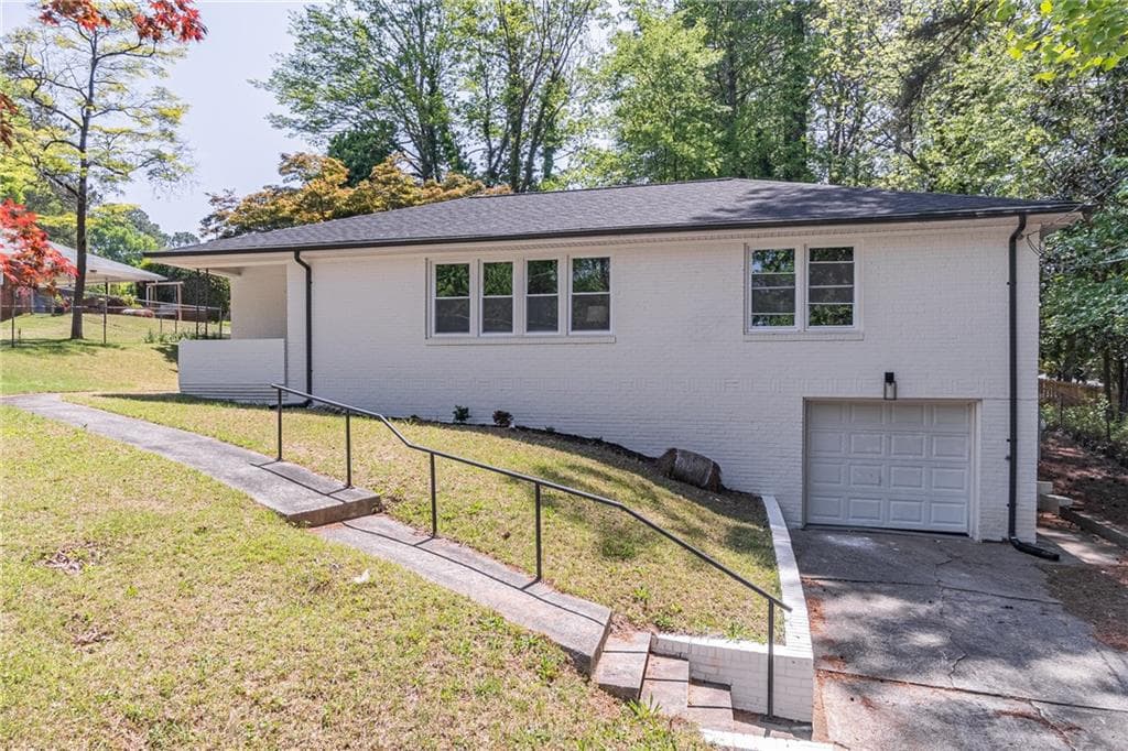 3 bedroom, 2 bathroom single family residence sold at 810 Parkway Drive, Smyrna, GA 30080