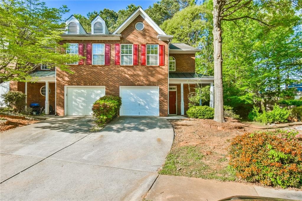 3 bedroom, 3 bathroom townhouse sold at 6125 Brookechase Lane, Norcross, GA 30093
