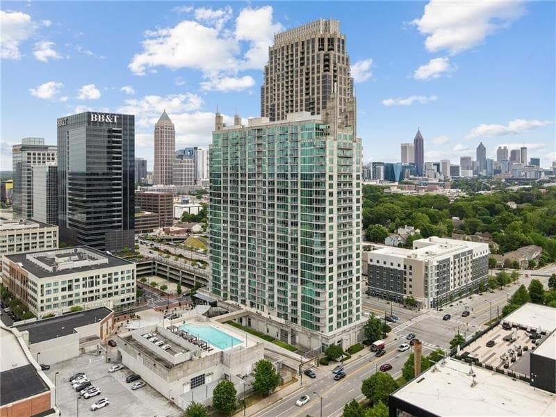 1 bedroom, 1 bathroom, 830 sq ft condominium sold at 361 17th Street 1107, Atlanta, GA 30363