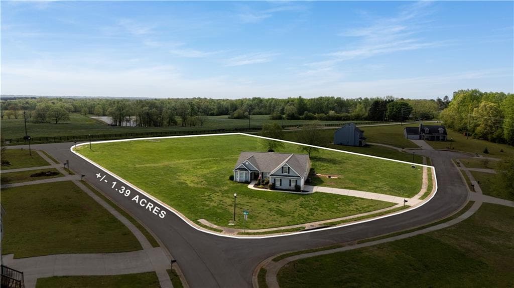 3 bedroom, 3 bathroom single family residence sold at 8311 Mountain Breeze Court, Clermont, GA 30527