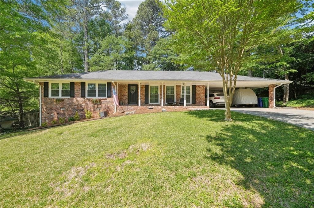 3 bedroom, 3 bathroom single family residence sold at 2324 Bry Mar Drive, Atlanta, GA 30345
