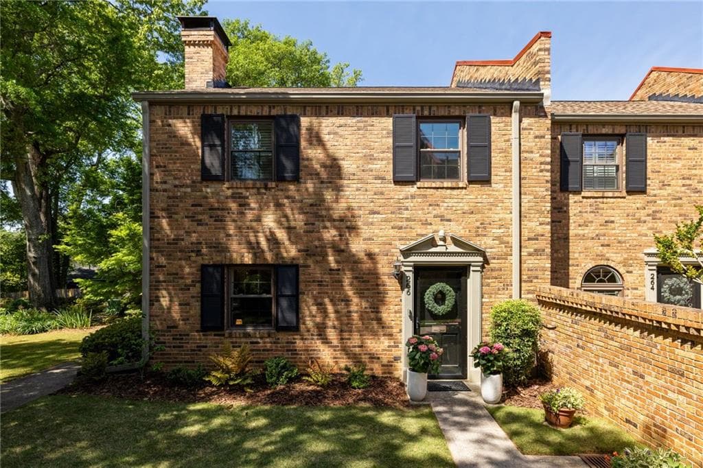 3 bedroom, 3 bathroom townhouse sold at 266 Adair Street, Decatur, GA 30030