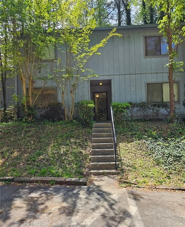 3 bedroom, 3 bathroom condominium sold at 908 Pine Oak Trail, Austell, GA 30168