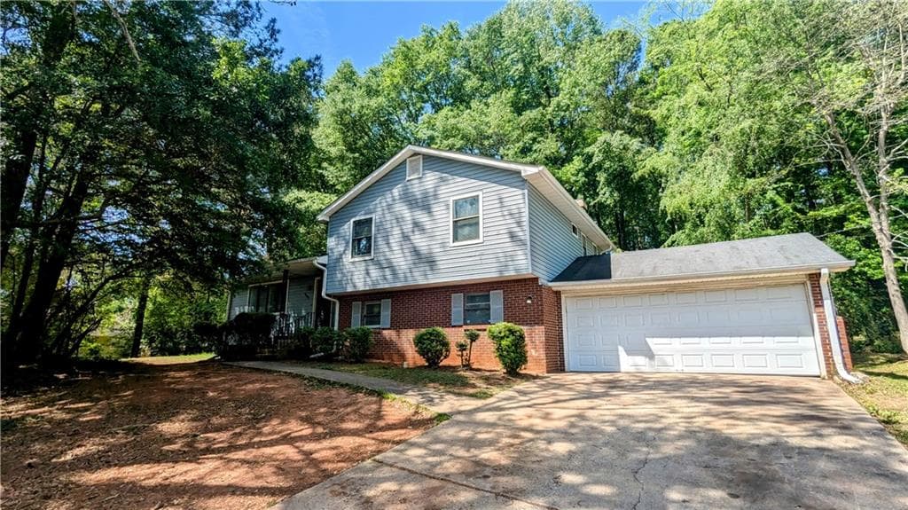 4 bedroom, 3 bathroom single family residence sold at 4402 Sebring Walk, Decatur, GA 30034