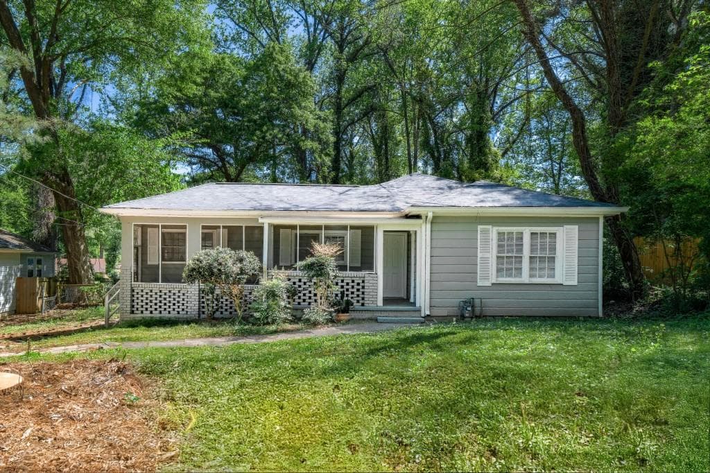 2 bedroom, 1 bathroom, 910 sq ft single family residence sold at 1581 Kenmore Street, Atlanta, GA 30311