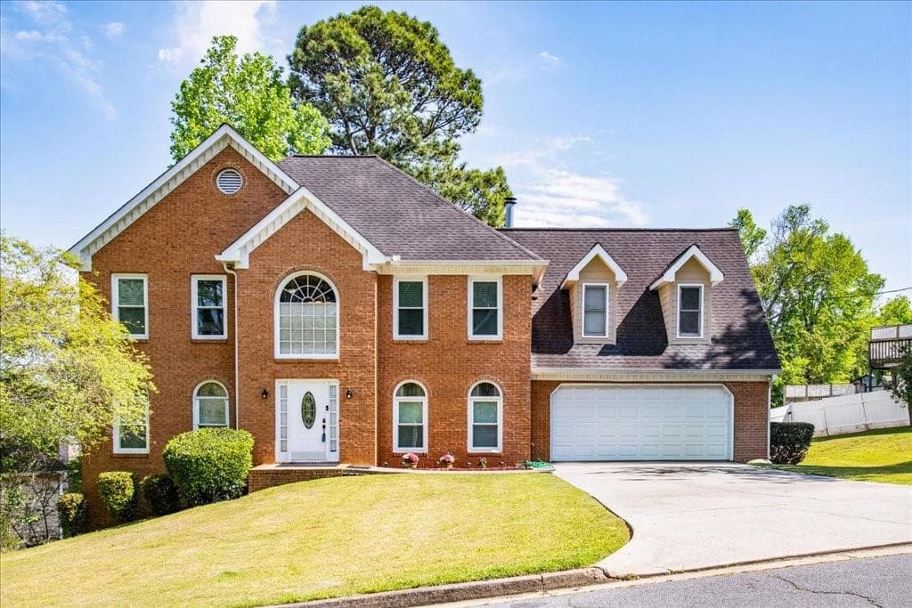 5 bedroom, 4 bathroom single family residence sold at 2253 Carrington Drive, Ellenwood, GA 30294
