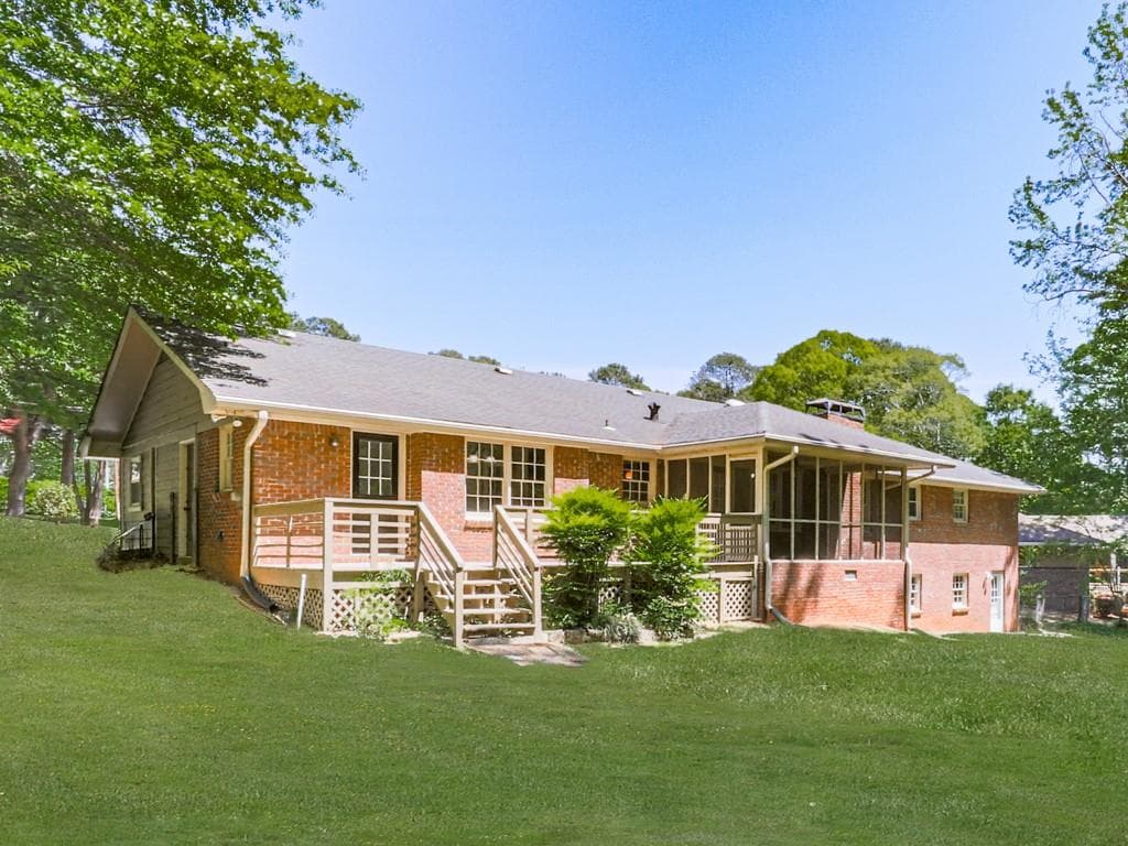 3 bedroom, 2 bathroom single family residence sold at 4307 Smithsonia Court, Tucker, GA 30084