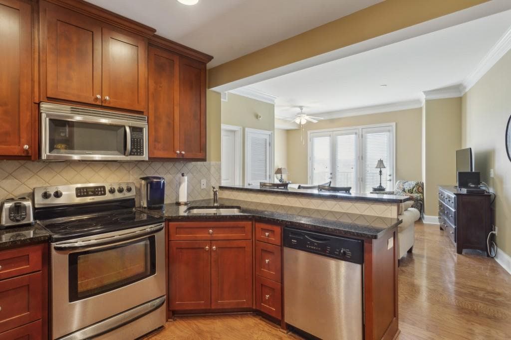1 bedroom, 1 bathroom condominium sold at 2277 Peachtree Road 701, Atlanta, GA 30309