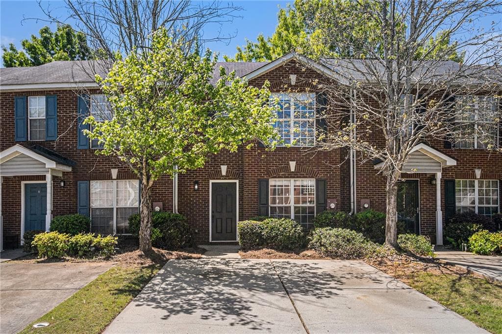 3 bedroom, 3 bathroom townhouse sold at 3149 Kingswood Glen, Decatur, GA 30034