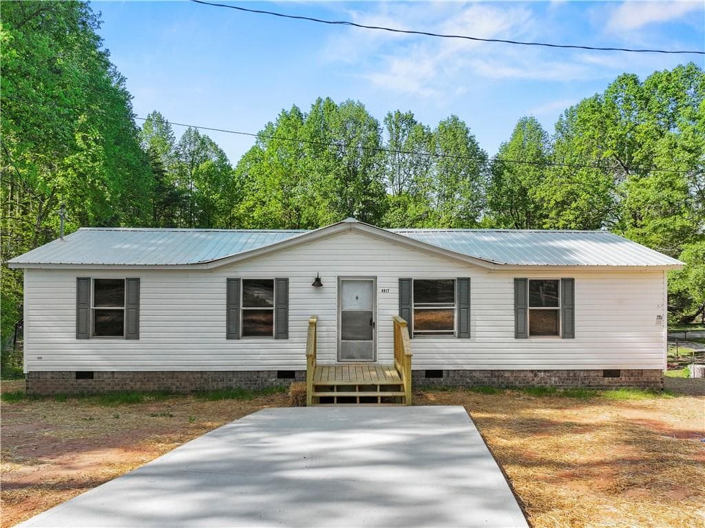 4917 Gilstrap Circle, Gainesville, GA 30506 — most recent listing photo