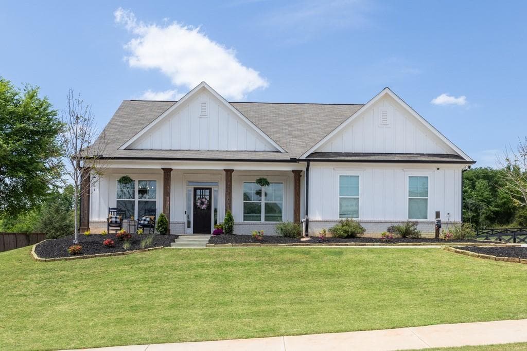4 bedroom, 3 bathroom single family residence sold at 1459 Cedarwood Drive, Jefferson, GA 30549