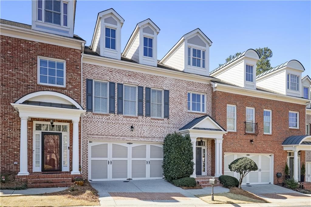 4 bedroom, 5 bathroom townhouse sold at 10462 Bent Tree View, Duluth, GA 30097