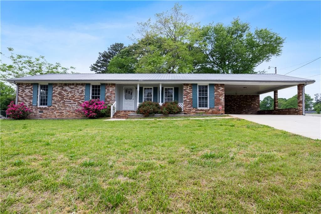 3894 Summit Drive, Douglasville, GA 30135 — most recent listing photo