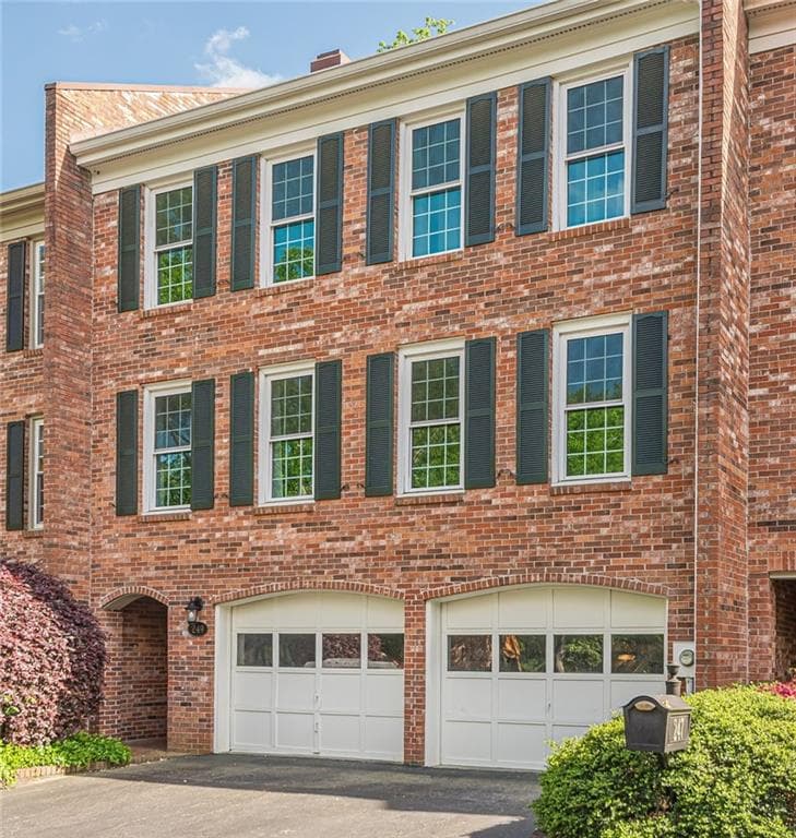 3 bedroom, 3 bathroom, 2,416 sq ft townhouse sold at 249 The South Chace, Atlanta, GA 30328