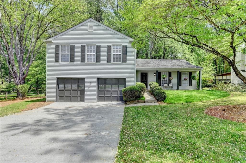3 bedroom, 3 bathroom single family residence sold at 655 Barrington Way, Roswell, GA 30076