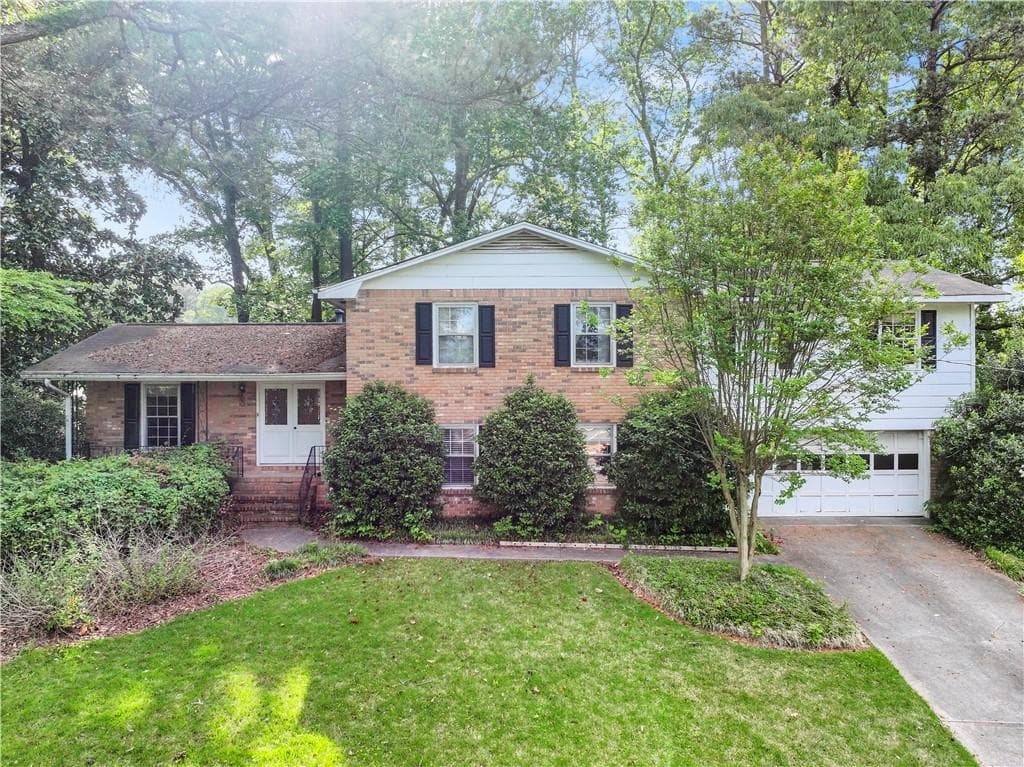 4 bedroom, 3 bathroom single family residence sold at 3844 Lake Drive, Smyrna, GA 30082