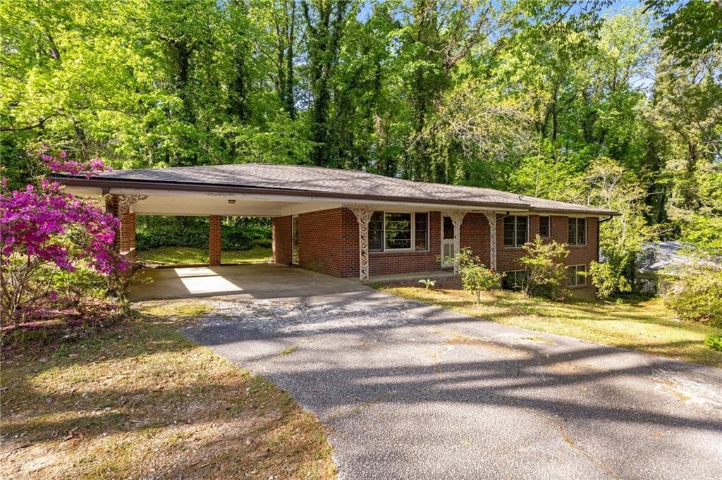 3 bedroom, 2 bathroom single family residence sold at 470 Hunnicutt Road, Mableton, GA 30126