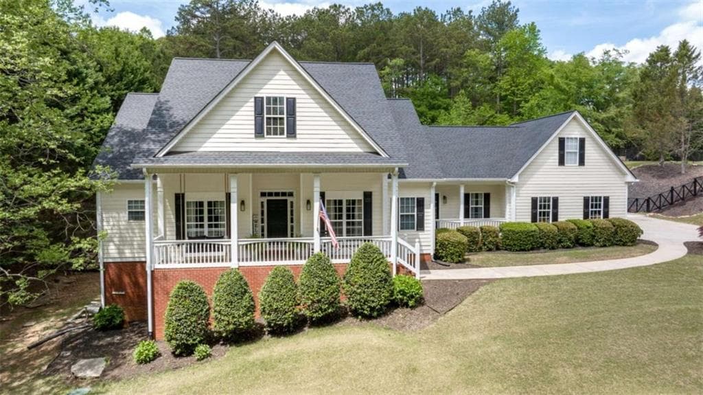 6 bedroom, 4 bathroom, 4,384 sq ft single family residence sold at 245 Clover Mill Drive, Jefferson, GA 30549
