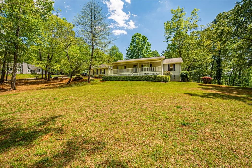 3 bedroom, 2 bathroom single family residence sold at 38 Georgia Avenue, Dahlonega, GA 30533