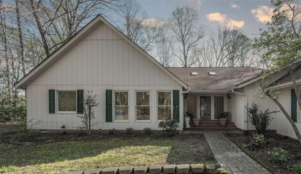 2 bedroom, 3 bathroom single family residence sold at 114 Little River Road, Carrollton, GA 30117