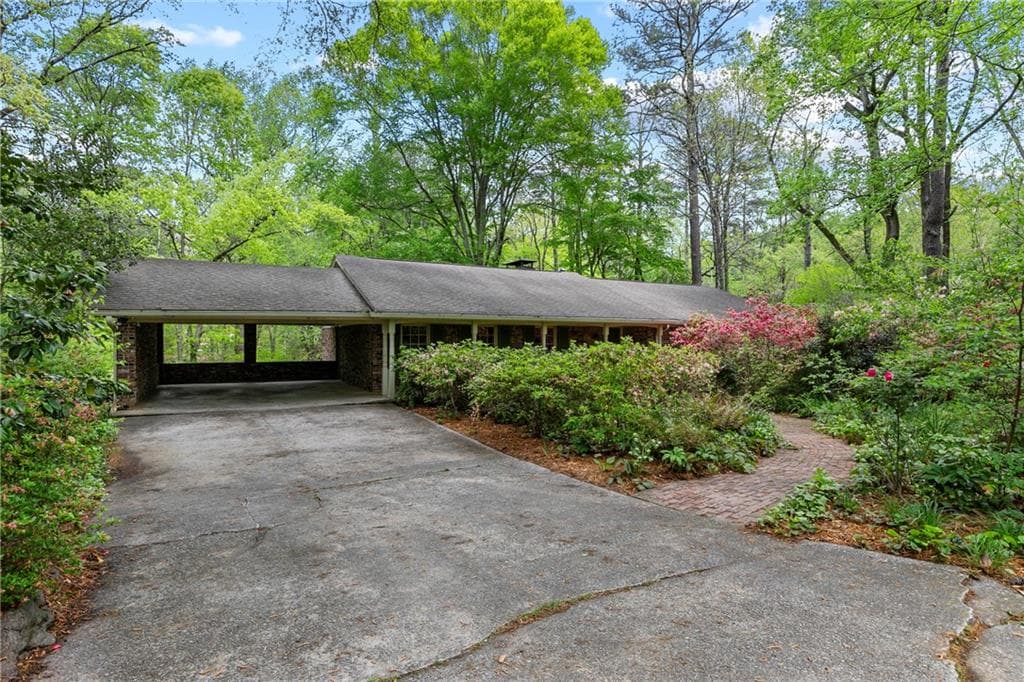 4 bedroom, 3 bathroom single family residence sold at 1725 Timberland Road, Atlanta, GA 30345