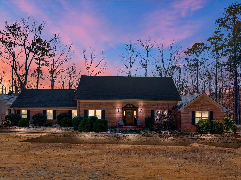 4 bedroom, 3 bathroom, 3,469 sq ft single family residence sold at 35 Tracechain, Stockbridge, GA 30281