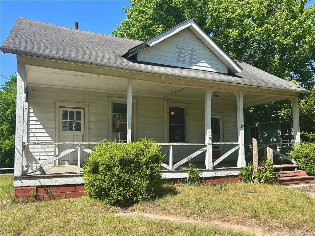 3 bedroom, 1 bathroom single family residence sold at 39 N Broad Street, Covington, GA 30014
