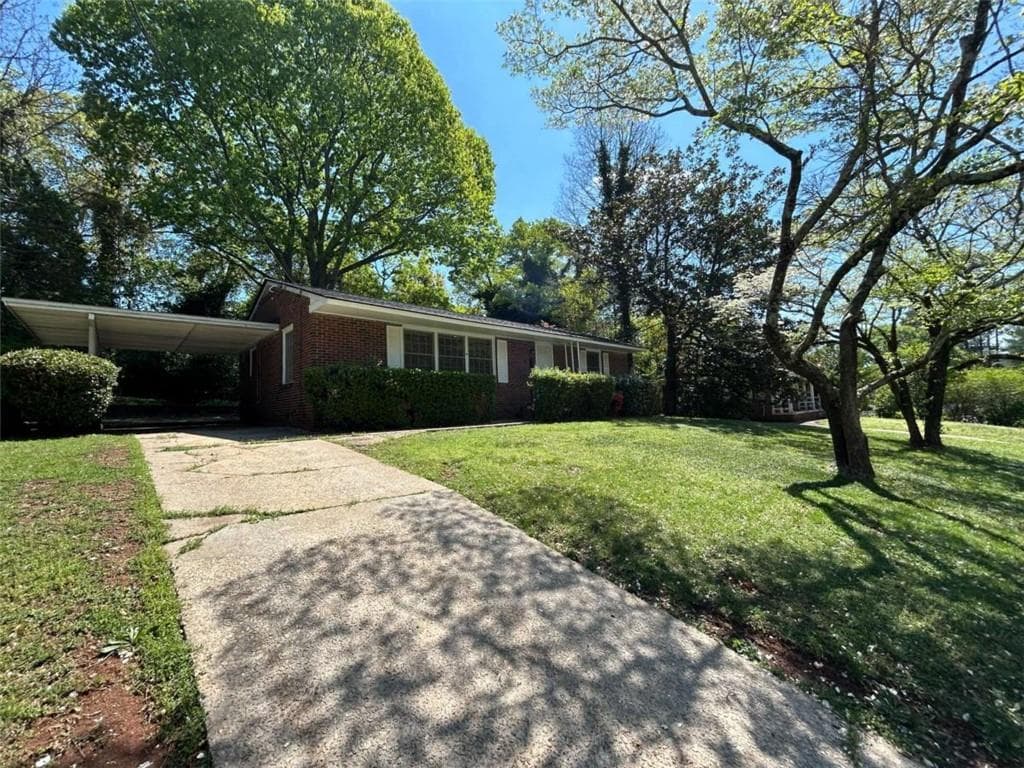 3 bedroom, 2 bathroom, 1,125 sq ft single family residence under contract at 779 Casplan Street, Atlanta, GA 30310 — photo 3