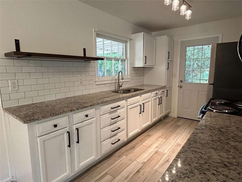 3 bedroom, 2 bathroom, 1,125 sq ft single family residence under contract at 779 Casplan Street, Atlanta, GA 30310 — photo 4