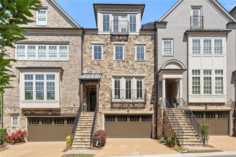 4 bedroom, 5 bathroom townhouse sold at 705 Abbington River Lane, Atlanta, GA 30339