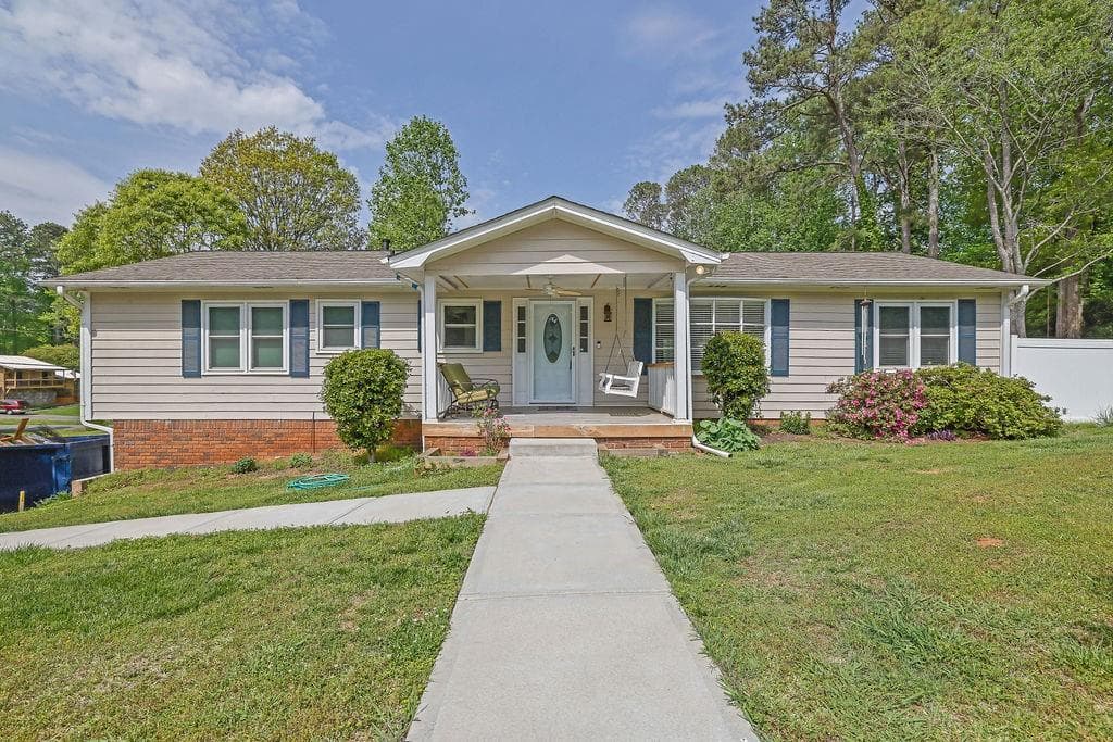 3 bedroom, 2 bathroom single family residence sold at 5185 Twin Oak Drive, Woodstock, GA 30188