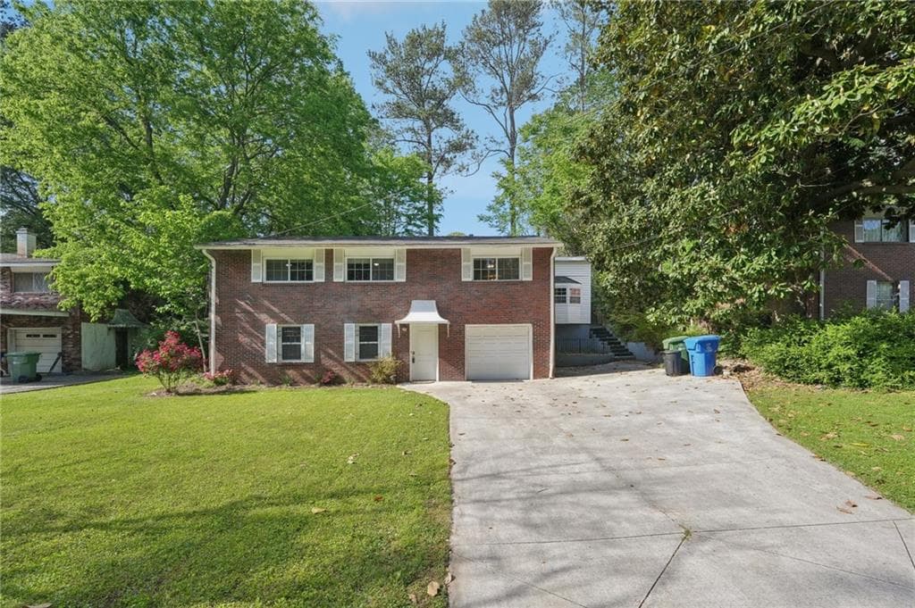 5 bedroom, 3 bathroom single family residence sold at 2911 Allegro Drive, Atlanta, GA 30318
