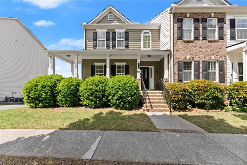 2 bedroom, 3 bathroom townhouse sold at 1237 Park Pass Way, Suwanee, GA 30024