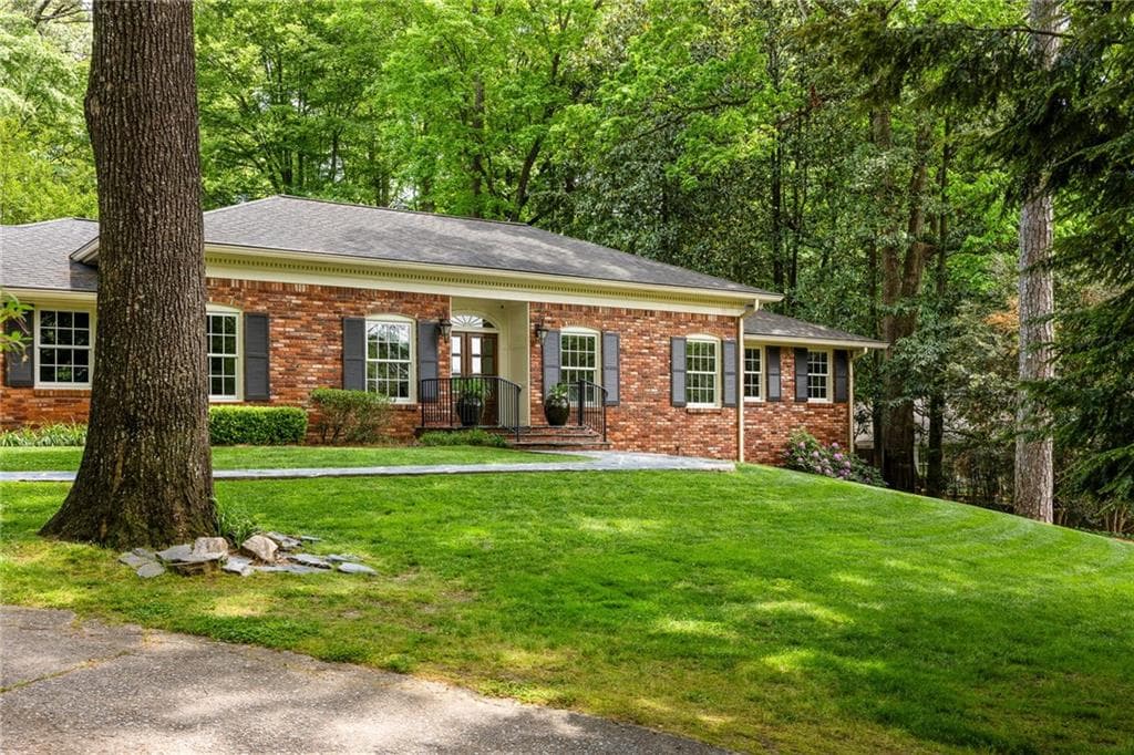 5 bedroom, 4 bathroom single family residence sold at 4183 Paran Pines Drive, Atlanta, GA 30327