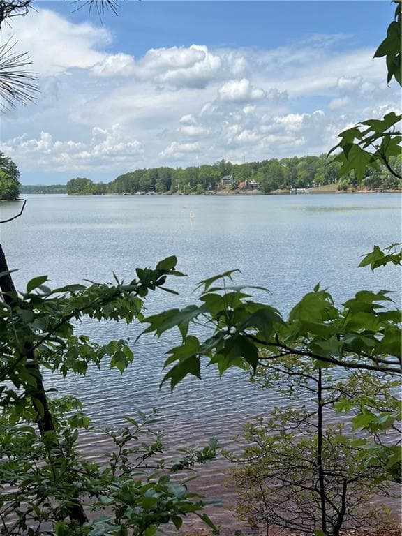 single family residence sold at 6977 McCurley Road, Acworth, GA 30102
