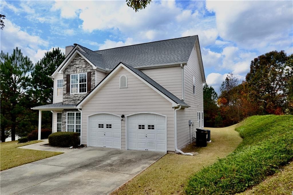 3 bedroom, 3 bathroom single family residence sold at 5635 Cedar Pass, Fairburn, GA 30213