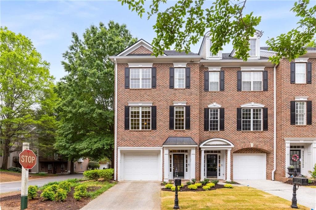 2 bedroom, 3 bathroom townhouse sold at 2301 Waters Edge Trail, Roswell, GA 30075