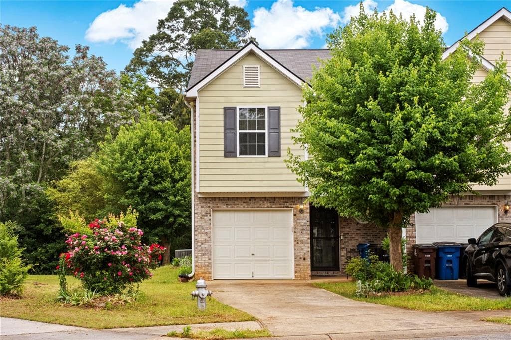 3 bedroom, 2 bathroom townhouse sold at 905 Magnolia Gardens Walk, Mcdonough, GA 30253