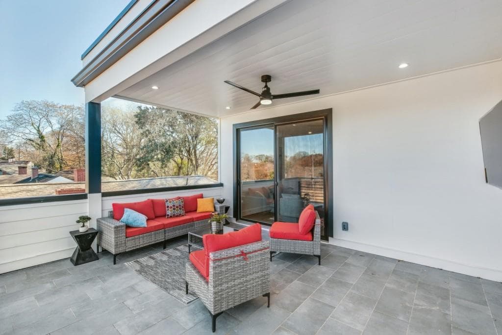 3 bedroom, 4 bathroom, 1,831 sq ft townhouse sold at 337 Pine Street B, Atlanta, GA 30308