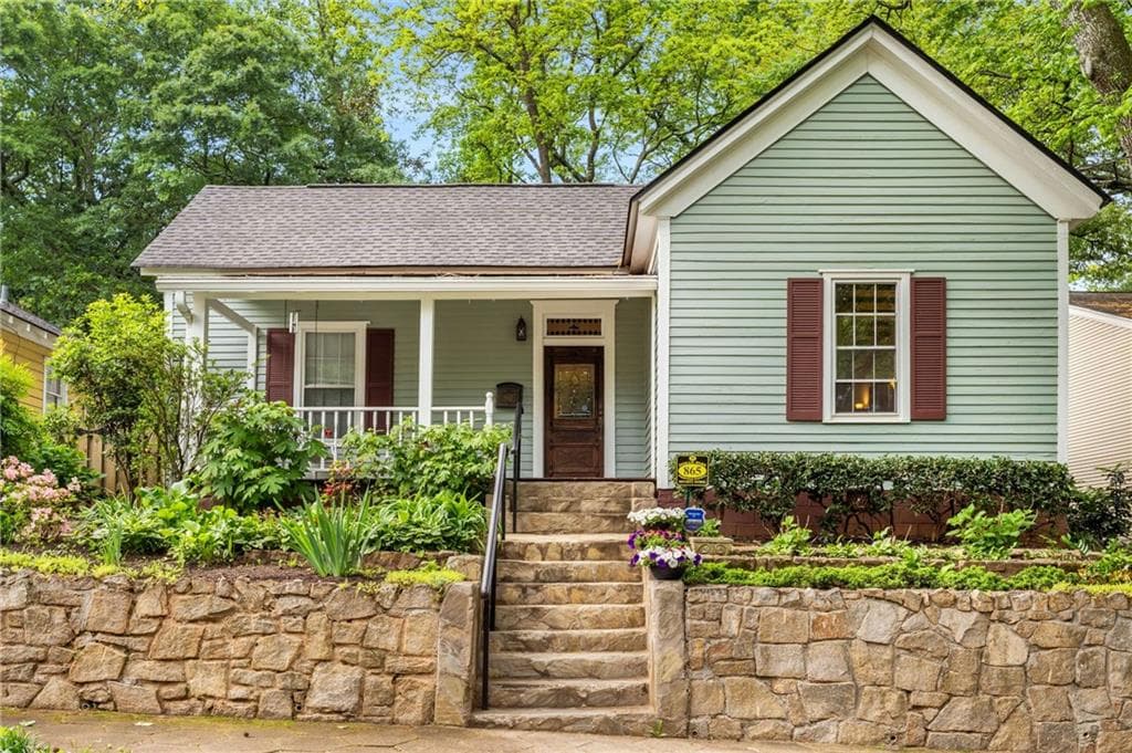 2 bedroom, 2 bathroom single family residence sold at 865 Ashland Avenue, Atlanta, GA 30307