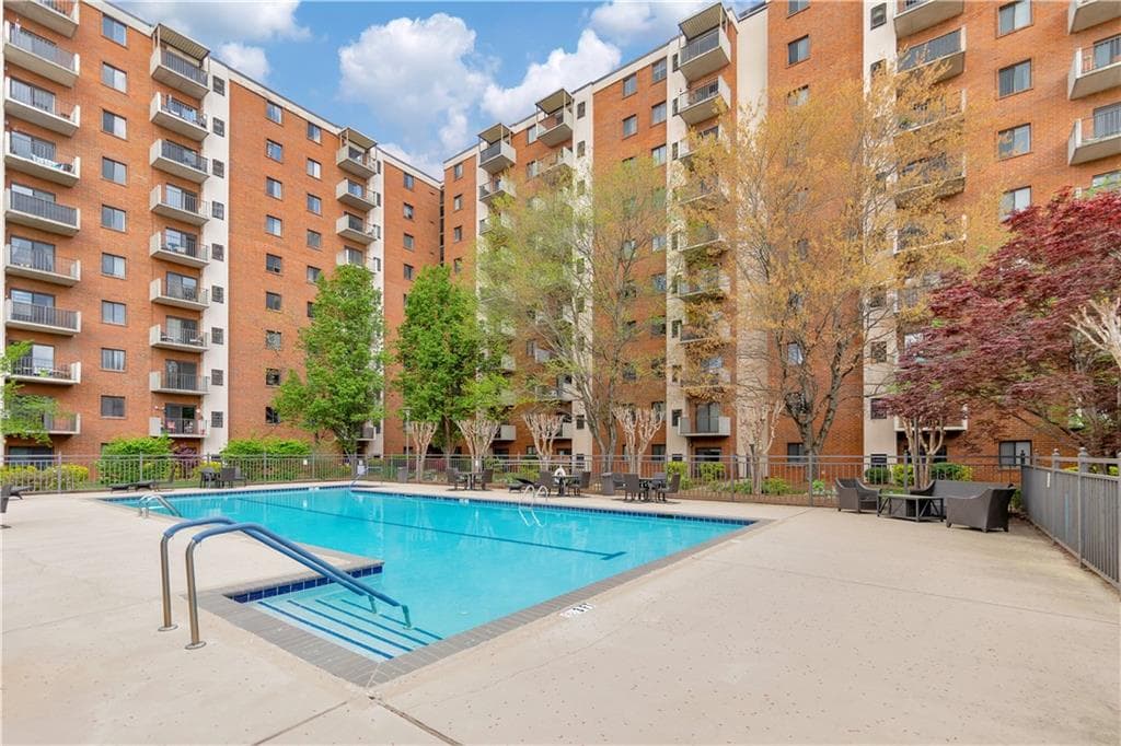 2 bedroom, 2 bathroom condominium sold at 300 Johnson Ferry Road A1008, Atlanta, GA 30328