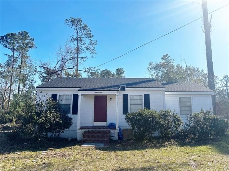 3 bedroom, 2 bathroom single family residence sold at 507 PINETREE Road, Valdosta, GA 31602