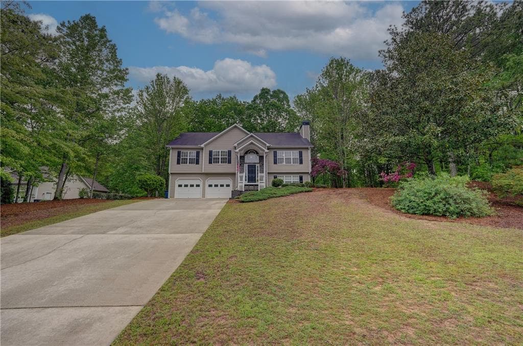 3 bedroom, 2 bathroom single family residence sold at 332 Red Fox Drive, Canton, GA 30114