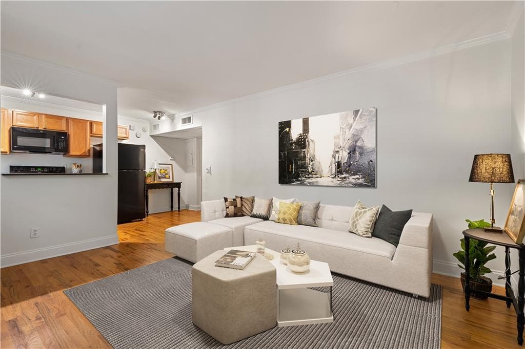 1 bedroom, 1 bathroom, 635 sq ft condominium sold at 798 Saint Charles Avenue 7, Atlanta, GA 30306