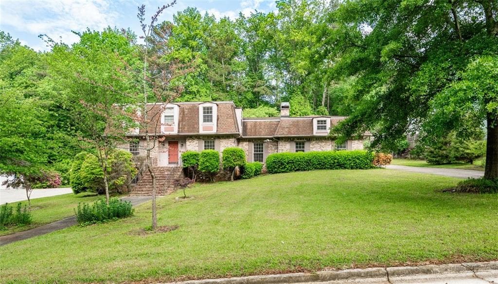 4 bedroom, 3 bathroom single family residence sold at 620 SHANNON GREEN Circle, Mableton, GA 30126