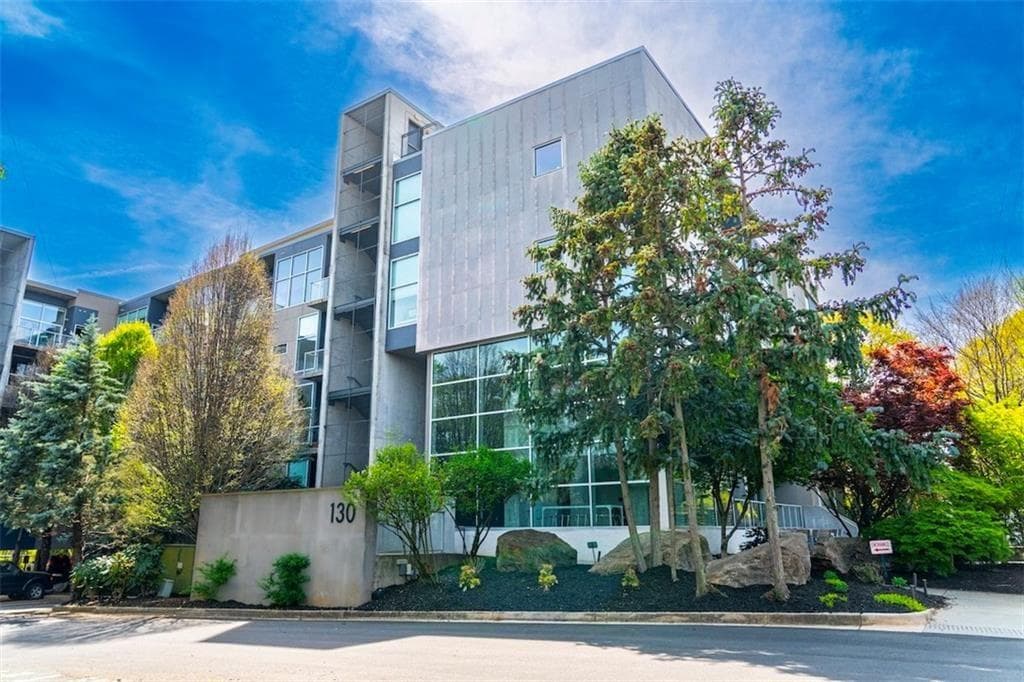 1 bedroom, 2 bathroom condominium sold at 130 ARIZONA Avenue 309, Atlanta, GA 30307